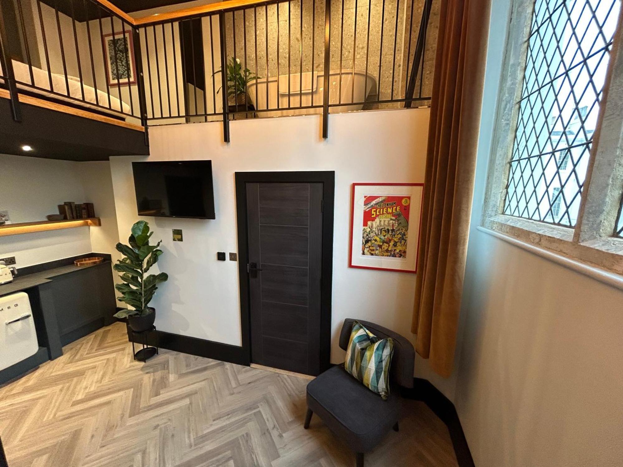Crescent Place By Mansley Cheltenham Bagian luar foto